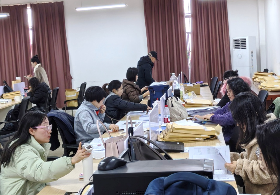 伟德(bevictor)官方网站圆满完成大学英语期末 考试集中阅卷工作